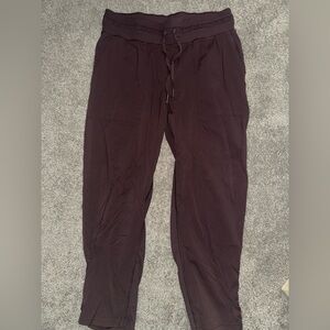 Lululemon Dance Studio Crop *Unlined
20" in Black Satin